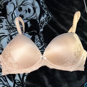 36C Victoria Secret bra